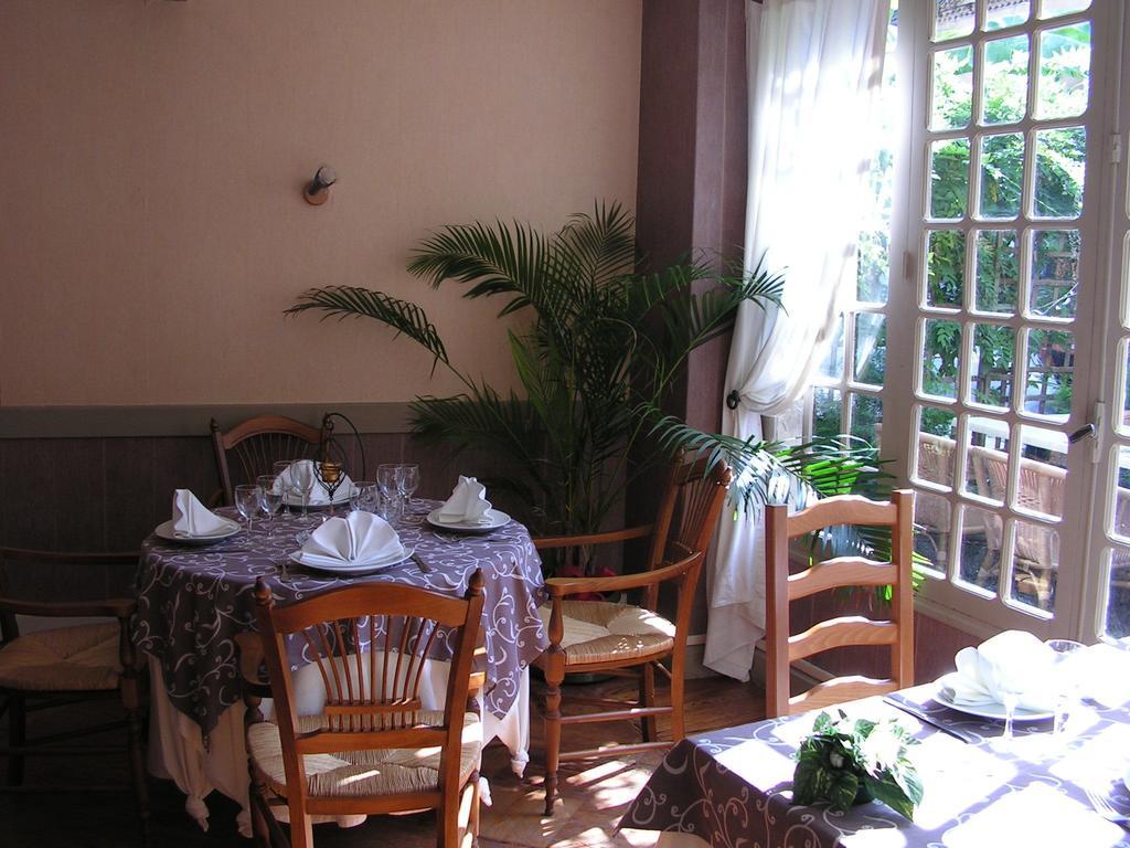 Hotel Restaurant Henri IV Eauze Eksteriør bilde